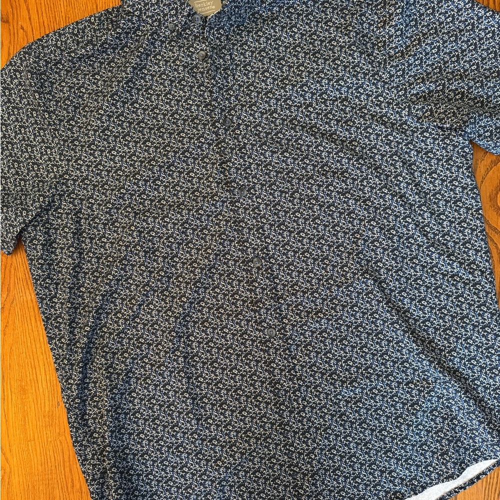 Men's Blue Patterned Shirt. Berkeley Jensen. Never worn. No tags. True to size.